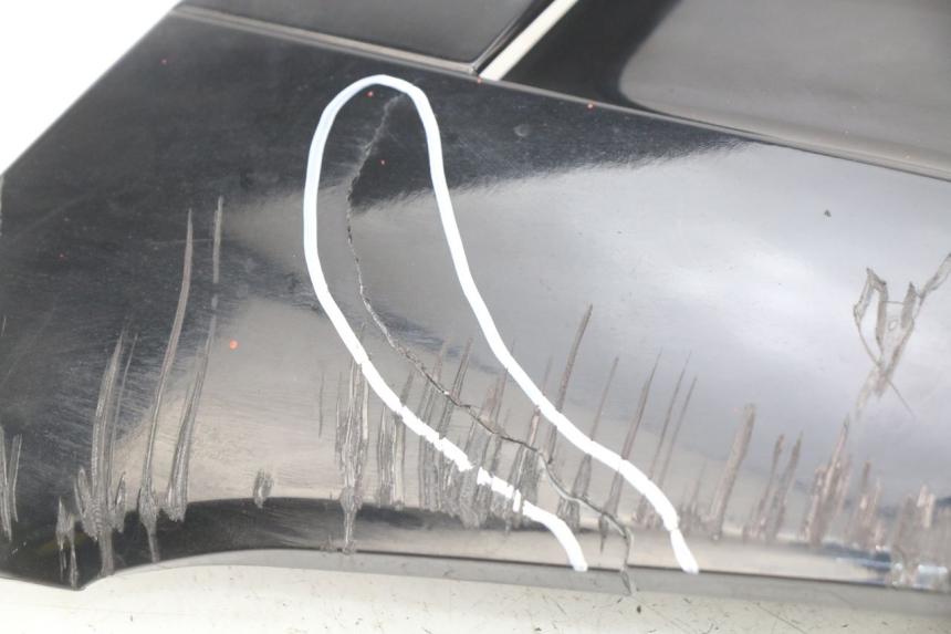 photo de GÓRNA PRZEDNIA MASKOWNICA PIAGGIO X7 125 (2007 - 2013) - Punkty mocowania