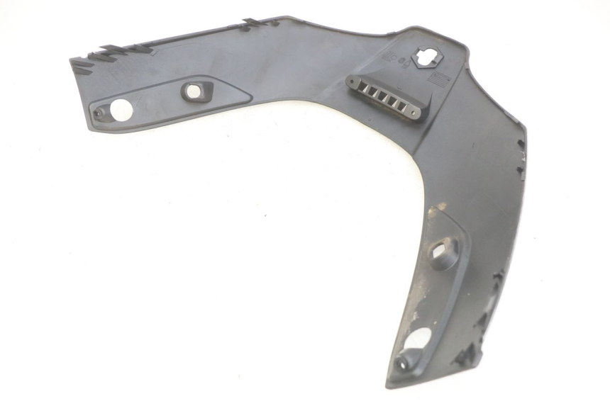 photo de GÓRNA PRZEDNIA MASKOWNICA PIAGGIO X8 125 (2004 - 2007) - Zoom stanu zużycia