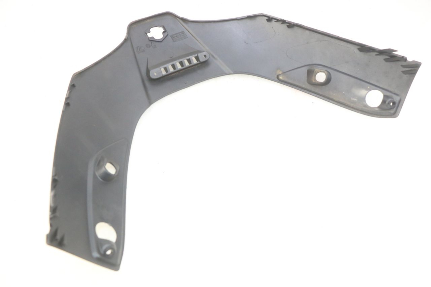 photo de GÓRNA PRZEDNIA MASKOWNICA PIAGGIO X8 125 (2004 - 2007) - Inny kąt widzenia