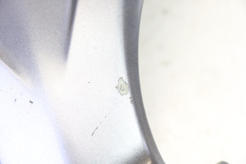 photo de GÓRNA PRZEDNIA MASKOWNICA PIAGGIO X9 EVOLUTION 125 (2003 - 2007) - Zbliżenie techniczne