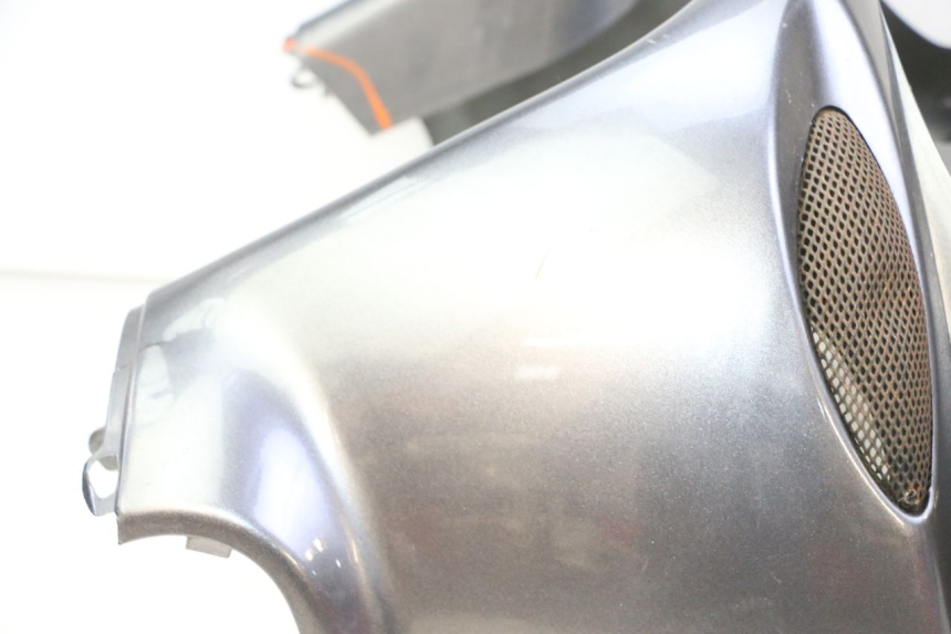 photo de PRZÓD PIAGGIO X9 EVOLUTION 125 (2003 - 2007) - Struktura - zbliżenie