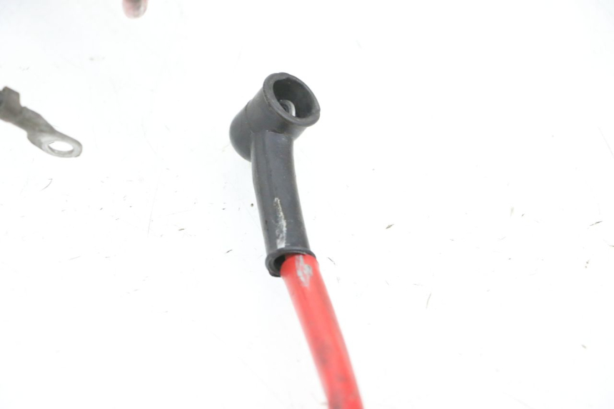 photo de WIĄZKA AKUMULATORA YAMAHA YP MAJESTY 125 (2002 - 2006) - Zbliżenie techniczne