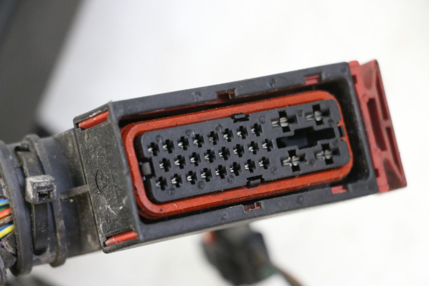 photo de INSTALACJA ELEKTRYCZNA BMW C1 125 (2000 - 2003) - Zoom stanu zużycia