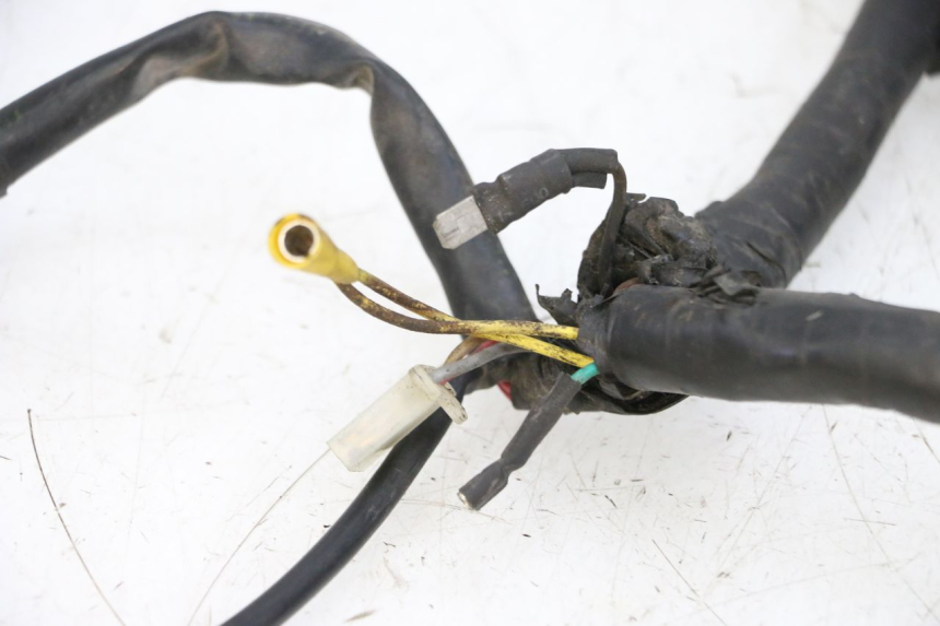 photo de WIĄZKA ELEKTRYCZNA MBK BOOSTER SPIRIT 50 (2004 - 2017) - Zoom stanu zużycia