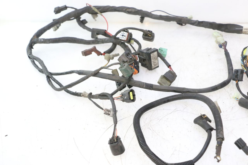 photo de INSTALACJA ELEKTRYCZNA SUZUKI BURGMAN 125 (2007 - 2014) - Widok z bliska
