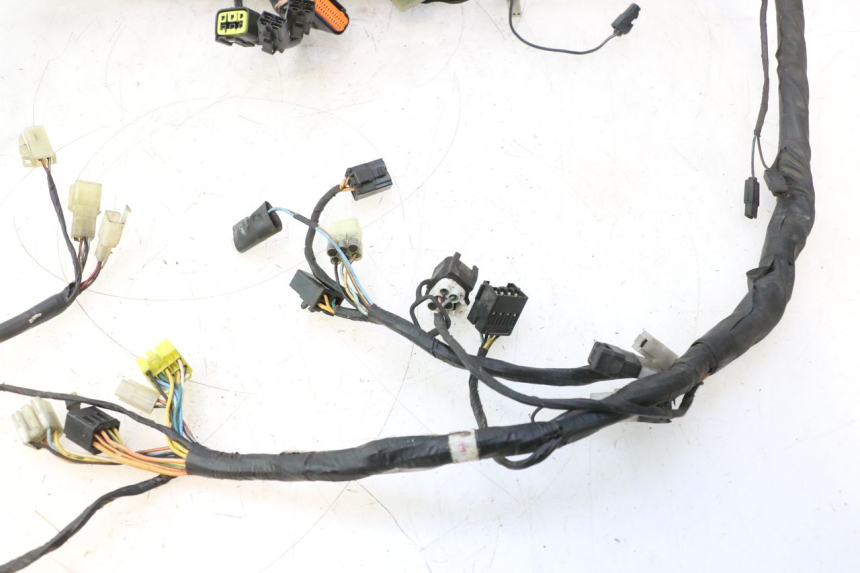 photo de INSTALACJA ELEKTRYCZNA SUZUKI BURGMAN 125 (2007 - 2014) - Zbliżenie komponentów