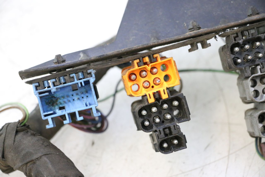 photo de INSTALACJA ELEKTRYCZNA BMW C1 125 (2000 - 2003) - Zbliżenie techniczne