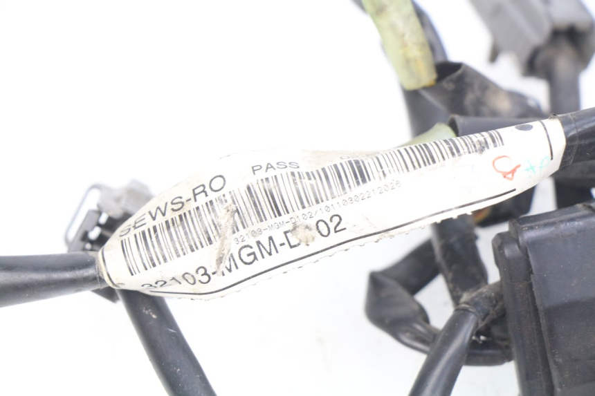 photo de WIĄZKA ELEKTRYCZNA HONDA CBRF CBR-F PC41 600 (2011 - 2013) - Inny kąt widzenia