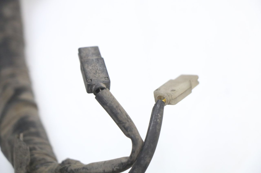 photo de WIĄZKA ELEKTRYCZNA HONDA FES S-WING SWING ABS 125 (2007 - 2015) - Szczegóły charakterystyczne