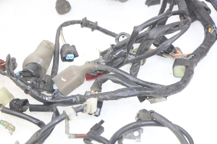 photo de WIĄZKA ELEKTRYCZNA HONDA FJS SILVERWING SILVER WING 400 (2009 - 2016) - Zbliżenie komponentów