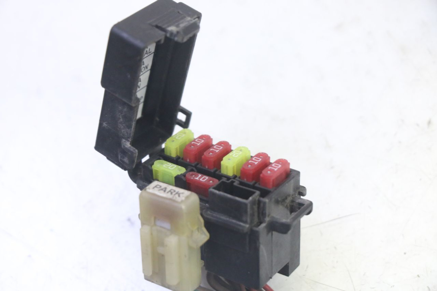 photo de WIĄZKA ELEKTRYCZNA YAMAHA FZ6 N FAZER 600 (2004 - 2006) - Zoom stanu zużycia