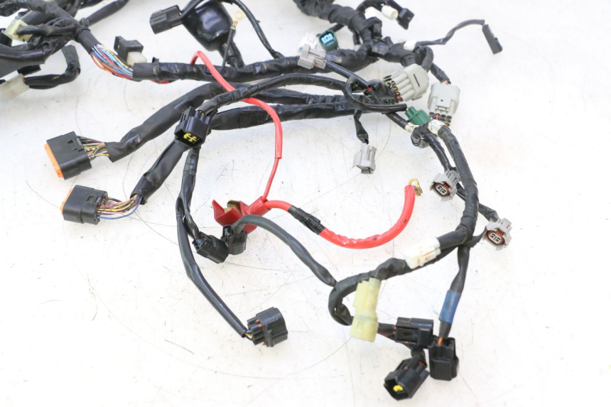 photo de INSTALACJA ELEKTRYCZNA YAMAHA FZ8 800 (2010 - 2016) - Zbliżenie komponentów