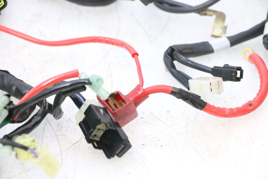 photo de INSTALACJA ELEKTRYCZNA YAMAHA FZ8 800 (2010 - 2016) - Zoom stanu zużycia