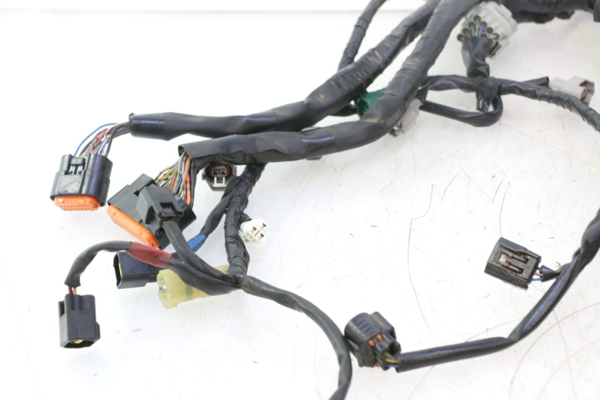photo de INSTALACJA ELEKTRYCZNA YAMAHA FZ8 800 (2010 - 2016) - Zbliżenie techniczne