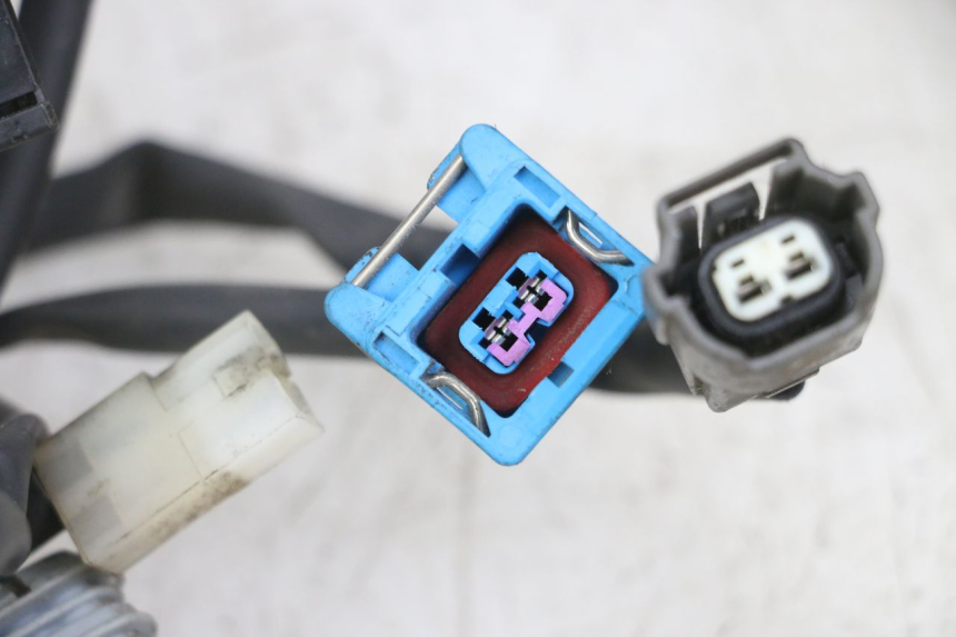 photo de WIĄZKA ELEKTRYCZNA PEUGEOT GEOPOLIS RS 125 (2007 - 2009) - Inny kąt widzenia