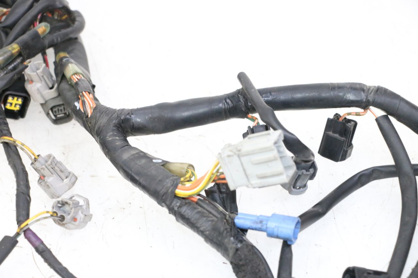 photo de WIĄZKA ELEKTRYCZNA SUZUKI GSR 750 (2011 - 2017) - Zbliżenie komponentów