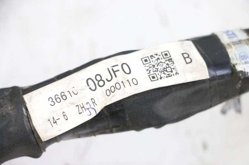 photo de WIĄZKA ELEKTRYCZNA SUZUKI GSR 750 (2011 - 2017) - Zoom stanu zużycia