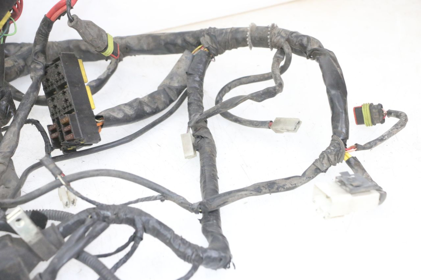 photo de WIĄZKA ELEKTRYCZNA PIAGGIO IE MP3 YOURBAN 300 (2011 - 2016) - Szczegóły charakterystyczne