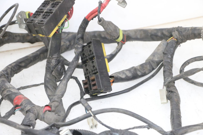 photo de WIĄZKA ELEKTRYCZNA PIAGGIO IE MP3 YOURBAN 300 (2011 - 2016) - Zbliżenie komponentów