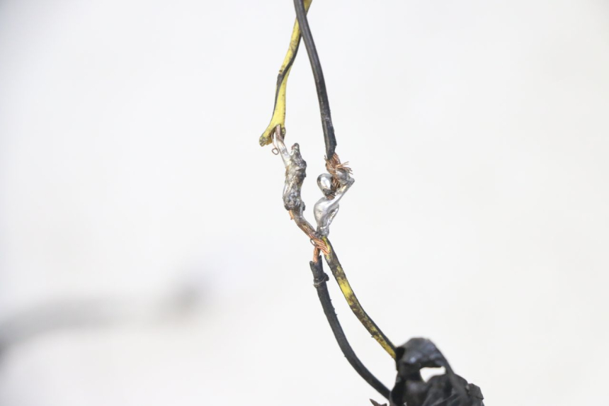 photo de WIĄZKA ELEKTRYCZNA PIAGGIO IE MP3 YOURBAN 300 (2011 - 2016) - Alternatywny kąt