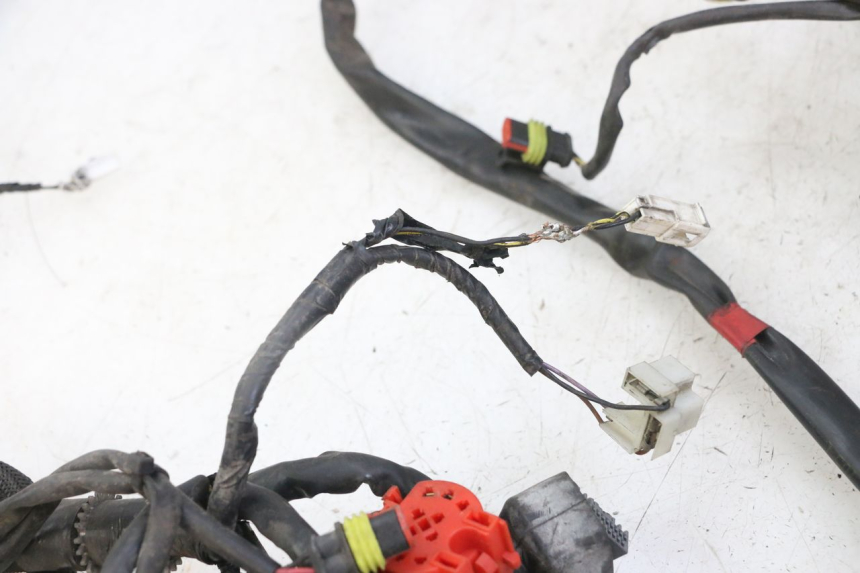 photo de WIĄZKA ELEKTRYCZNA PIAGGIO IE MP3 YOURBAN 300 (2011 - 2016) - Zoom jakości