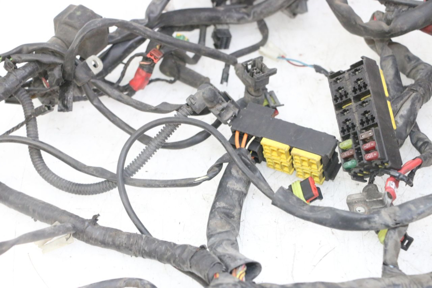 photo de WIĄZKA ELEKTRYCZNA PIAGGIO IE MP3 YOURBAN 300 (2011 - 2016) - Inny kąt widzenia