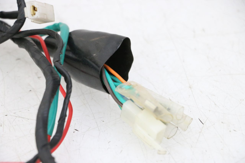 photo de INSTALACJA ELEKTRYCZNA KIDEN KD125-G 125 (2018 - 2022) - Struktura - zbliżenie