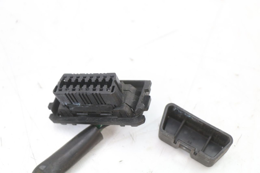 photo de INSTALACJA ELEKTRYCZNA PEUGEOT KISBEE 4T 50 (2018 - 2022) - Zoom stanu zużycia