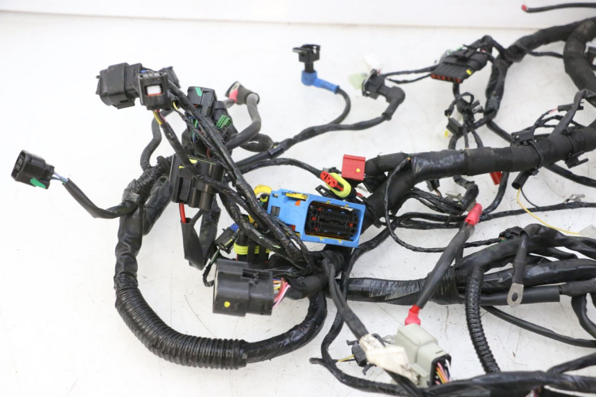 photo de WIĄZKA ELEKTRYCZNA PIAGGIO MP3 HPE 310 (2024 - 2025) - Zoom stanu zużycia