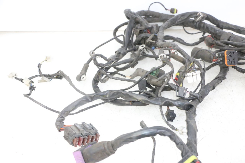 photo de INSTALACJA ELEKTRYCZNA PIAGGIO MP3 LT 400 (2007 - 2012) - Punkty mocowania