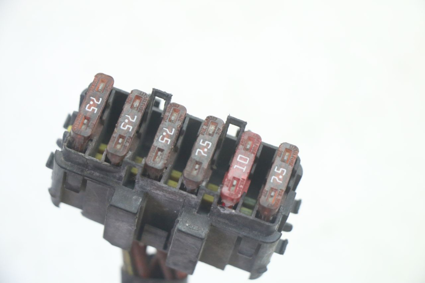 photo de INSTALACJA ELEKTRYCZNA PIAGGIO MP3 LT 400 (2007 - 2012) - Zoom stanu zużycia