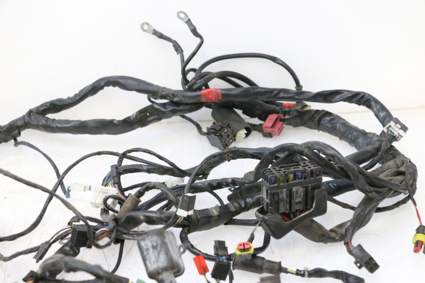 photo de INSTALACJA ELEKTRYCZNA PIAGGIO MP3 LT 400 (2007 - 2012) - Szczegóły charakterystyczne