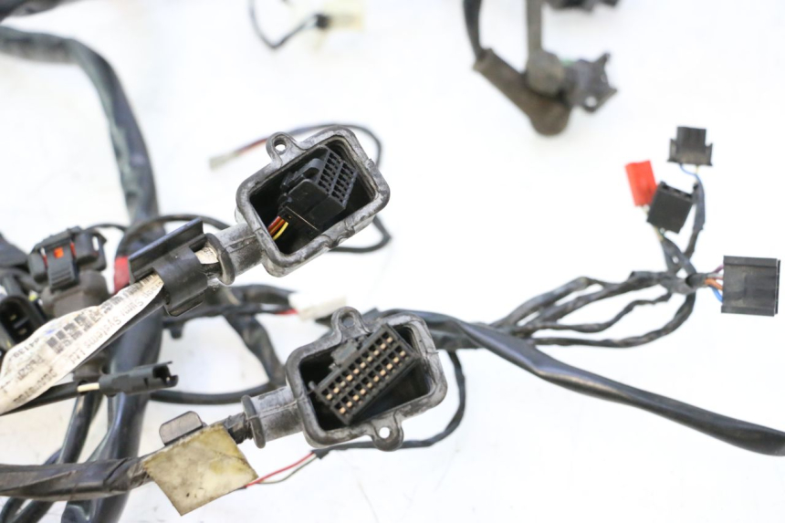 photo de INSTALACJA ELEKTRYCZNA PIAGGIO MP3 LT 400 (2007 - 2012) - Oznaczenia i referencje