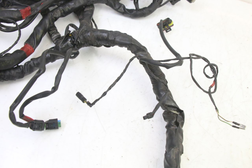 photo de INSTALACJA ELEKTRYCZNA PIAGGIO MP3 500 (2014 - 2017) - Zbliżenie techniczne