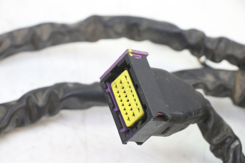 photo de INSTALACJA ELEKTRYCZNA PIAGGIO MP3 500 (2014 - 2017) - Punkty mocowania