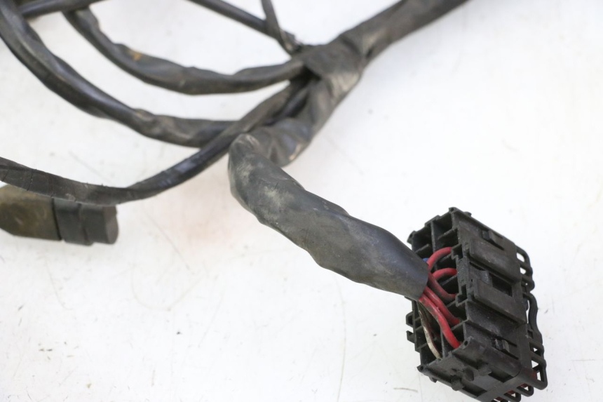 photo de WIĄZKA ELEKTRYCZNA PIAGGIO MP3 125 (2006 - 2014) - Szczegóły charakterystyczne