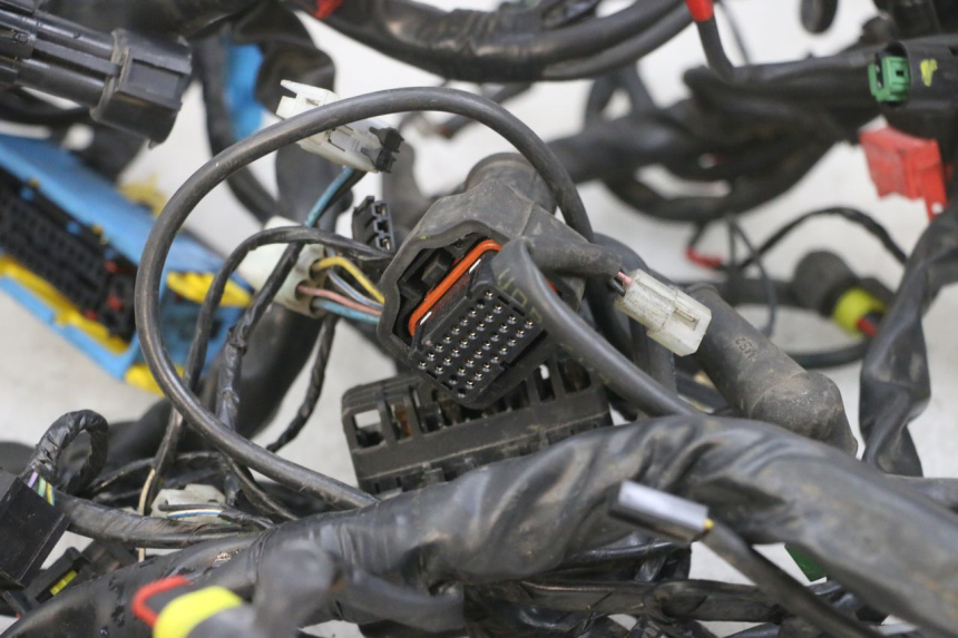 photo de WIĄZKA ELEKTRYCZNA PIAGGIO MP3 500 (2016 - 2018) - Zoom stanu zużycia