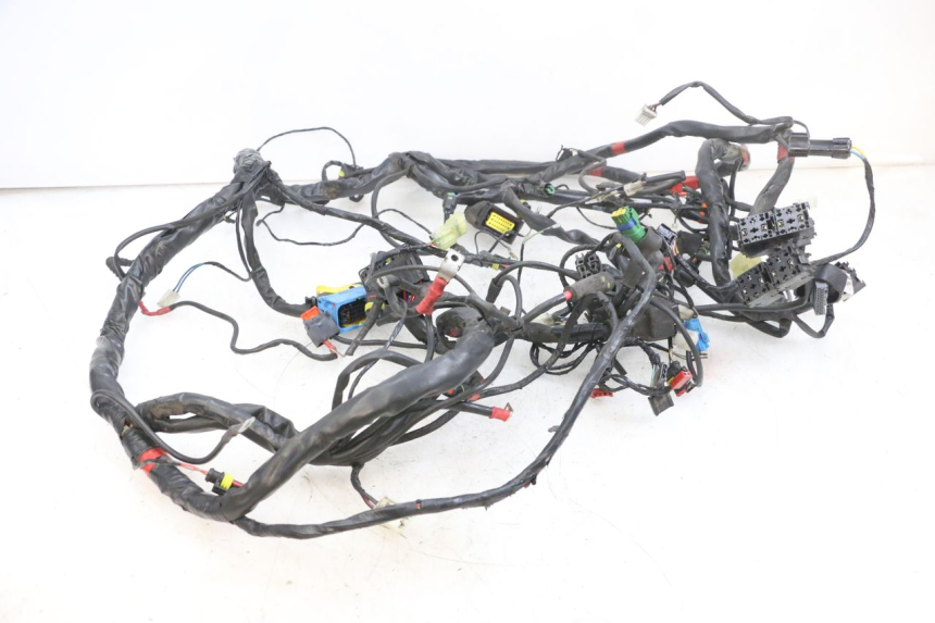 photo de WIĄZKA ELEKTRYCZNA PIAGGIO MP3 500 (2016 - 2018) - Punkty mocowania