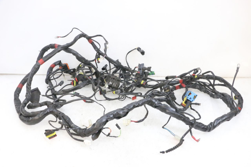 photo de WIĄZKA ELEKTRYCZNA PIAGGIO MP3 500 (2016 - 2018) - Oznaczenia i referencje