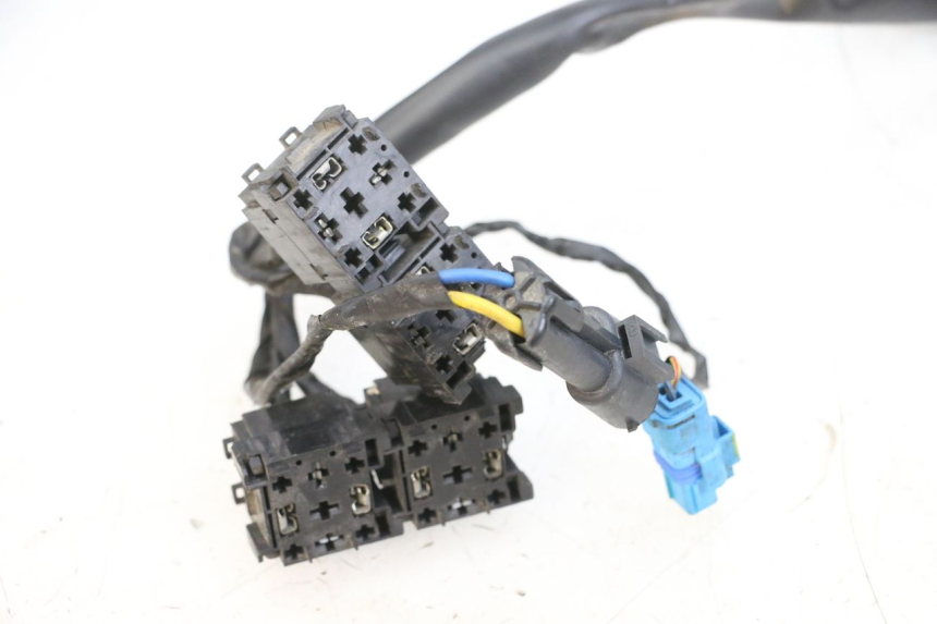 photo de INSTALACJA ELEKTRYCZNA PIAGGIO MP3 RL 250 (2006 - 2010) - Szczegóły charakterystyczne