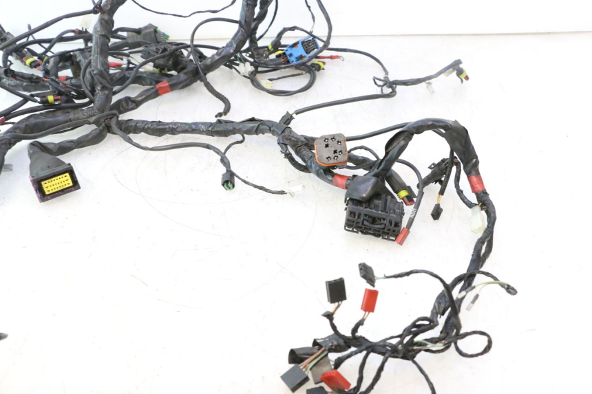 photo de WIĄZKA ELEKTRYCZNA PIAGGIO MP3 500 (2016 - 2018) - Kontrola wizualna