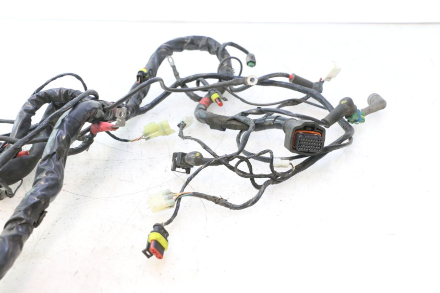 photo de WIĄZKA ELEKTRYCZNA PIAGGIO MP3 500 (2016 - 2018) - Stan powierzchni