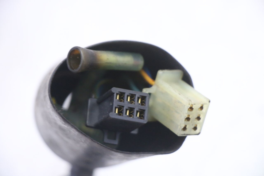 photo de INSTALACJA ELEKTRYCZNA HONDA NTV DEAUVILLE 650 (2001 - 2006) - Zbliżenie komponentów