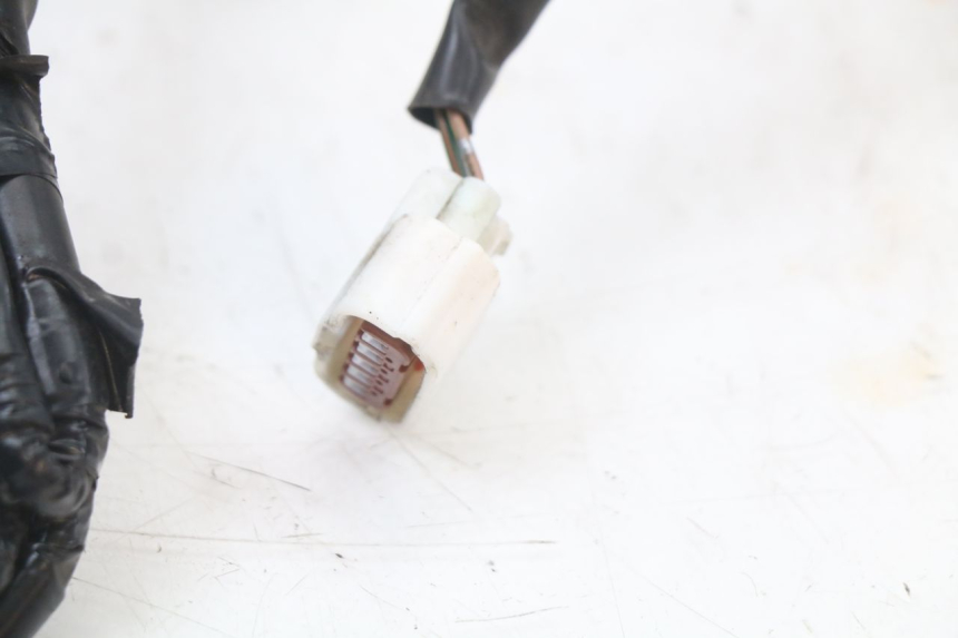 photo de INSTALACJA ELEKTRYCZNA HONDA PCX (JF28) 125 (2009 - 2011) - Zbliżenie komponentów