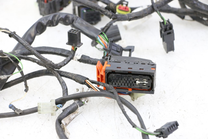 photo de WIĄZKA ELEKTRYCZNA PEUGEOT SATELIS 125 (2013 - 2018) - Zoom stanu zużycia