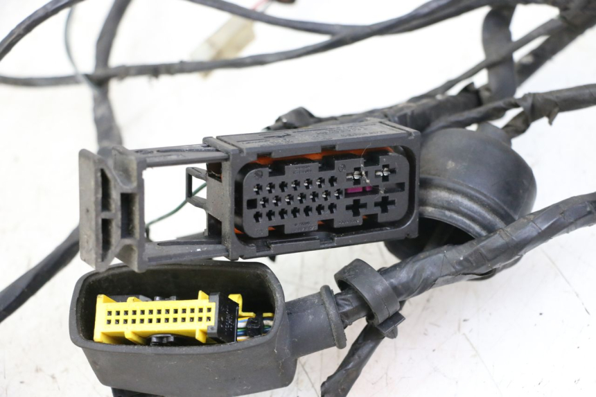 photo de WIĄZKA ELEKTRYCZNA PEUGEOT SATELIS COMPRESSOR K15 125 (2006 - 2009) - Punkty mocowania