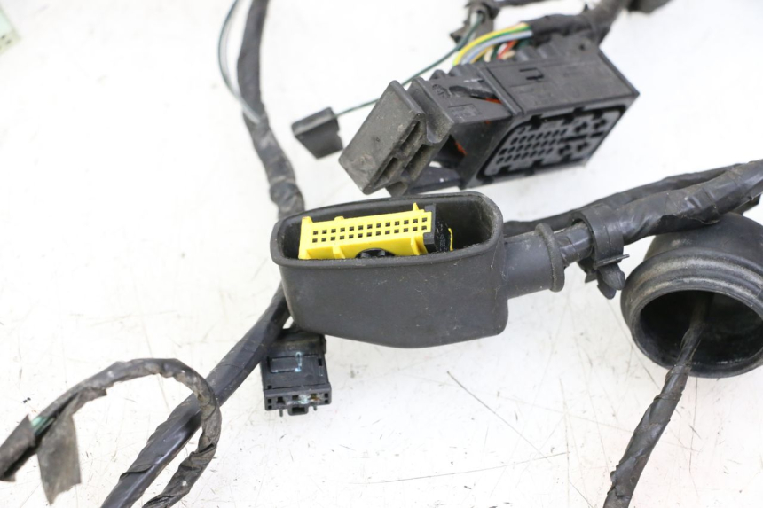 photo de WIĄZKA ELEKTRYCZNA PEUGEOT SATELIS COMPRESSOR K15 125 (2006 - 2009) - Oznaczenia i referencje