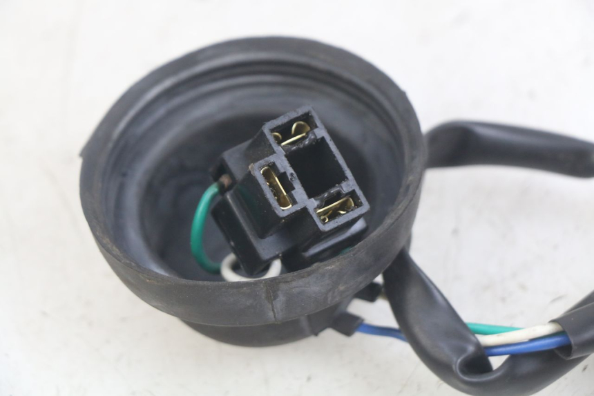 photo de WIĄZKA PRZEWODÓW REFLEKTORA KYMCO AGILITY 16+ 4T 50 (2018 - 2023) - Zbliżenie techniczne