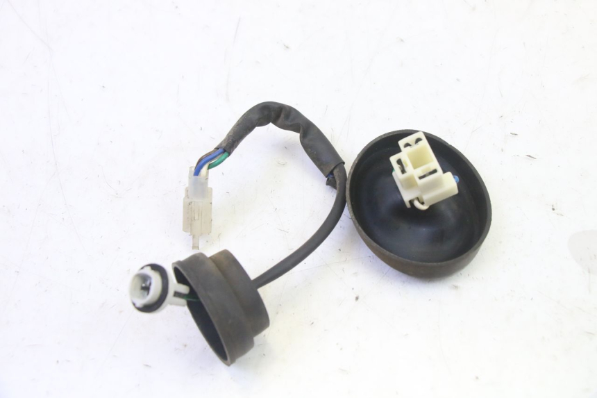 photo de WIĄZKA PRZEWODÓW REFLEKTORA PEUGEOT CITYSTAR 50 (2013 - 2017) - Zoom stanu zużycia