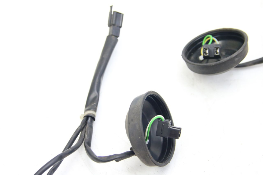 photo de WIĄZKA PRZEWODÓW REFLEKTORA PEUGEOT SATELIS COMPRESSOR K15 125 (2006 - 2009) - Inny kąt widzenia